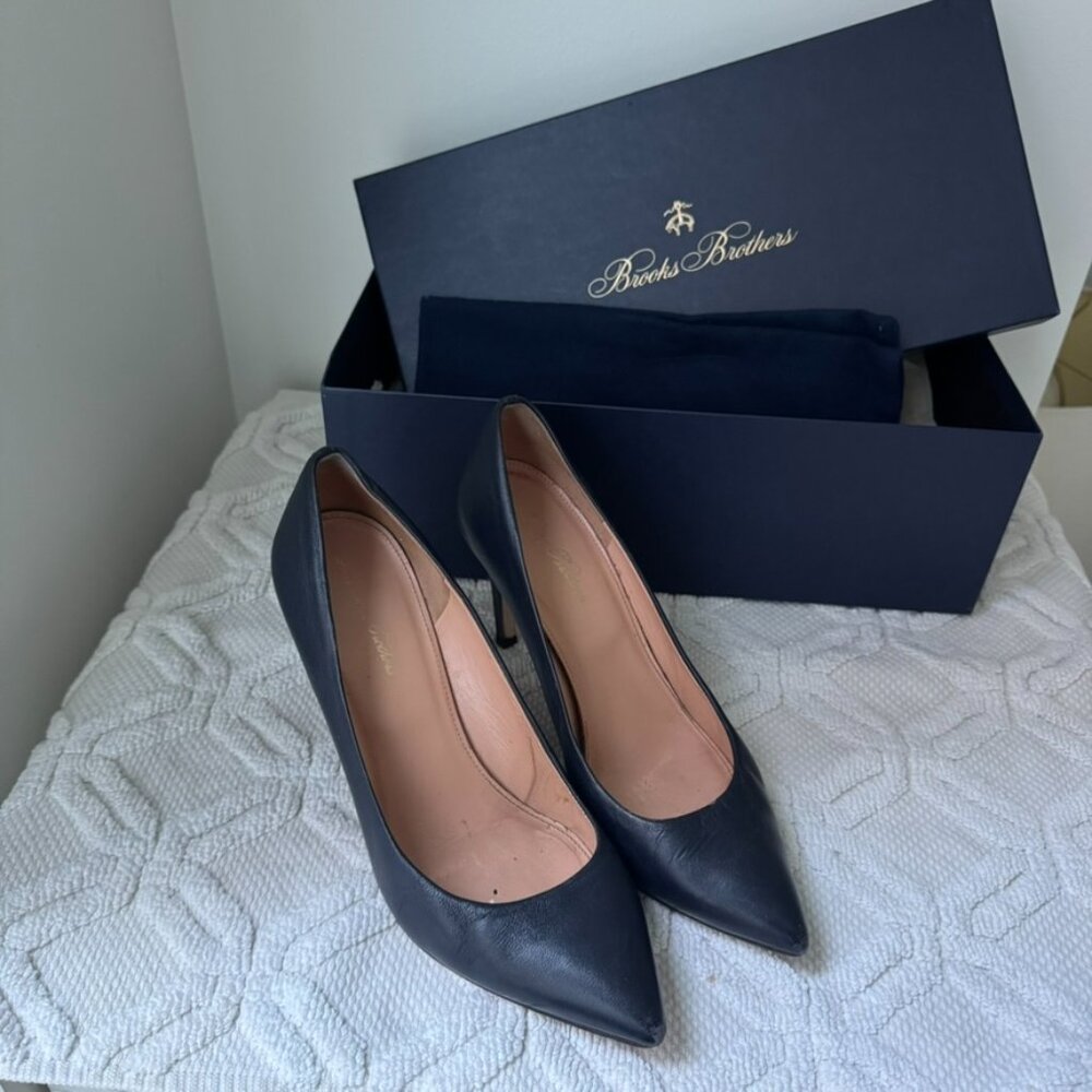 Brooks Brothers Navy Leather Heels - Picture 6 of 11